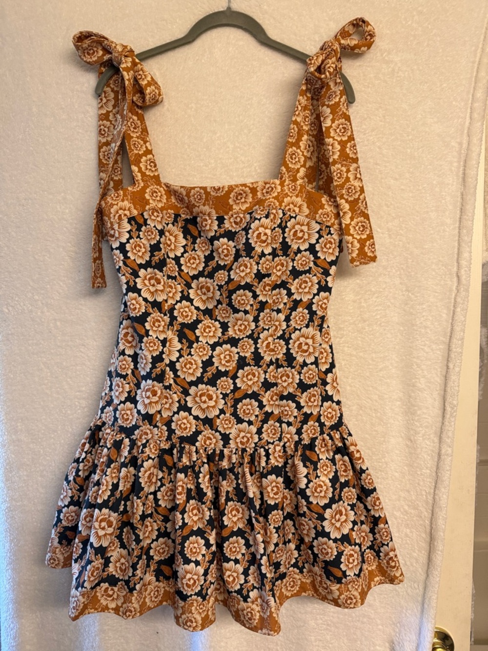 Rare find! Agua Bendita REVOLVE Tie Shoulder Floral Minidress in Navy & Mustard